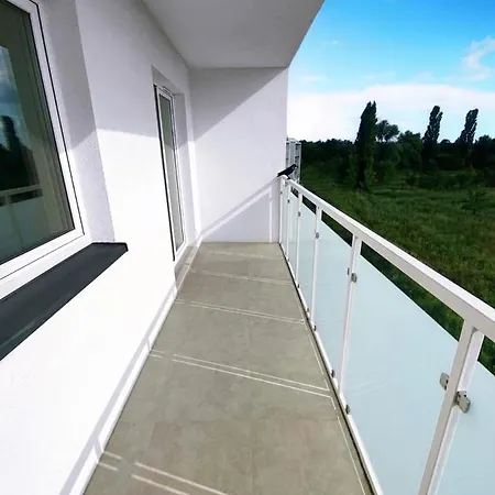 Elegant 1-Bedroom Flat With Balcony Near Wroclaw Exterior photo