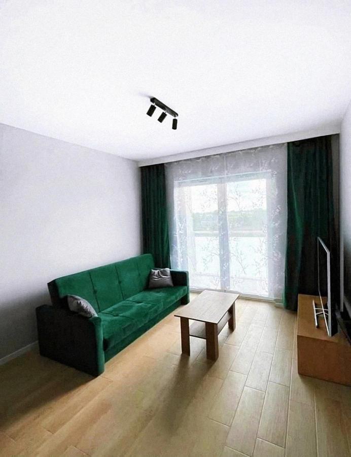 Elegant 1-bedroom Flat With Balcony Near